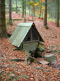 studánka v lomu