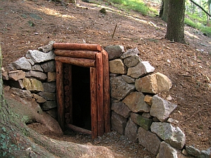 Zemljanka pod Třemšínem - rekonstrukce